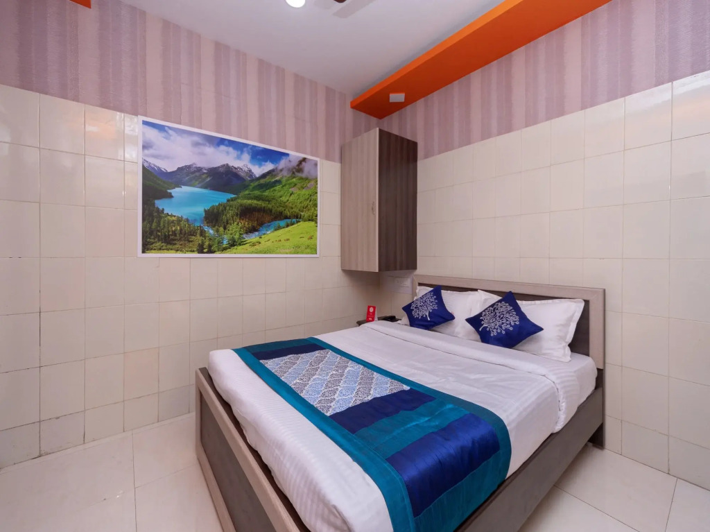 OYO 16596 Akash Inn Elite