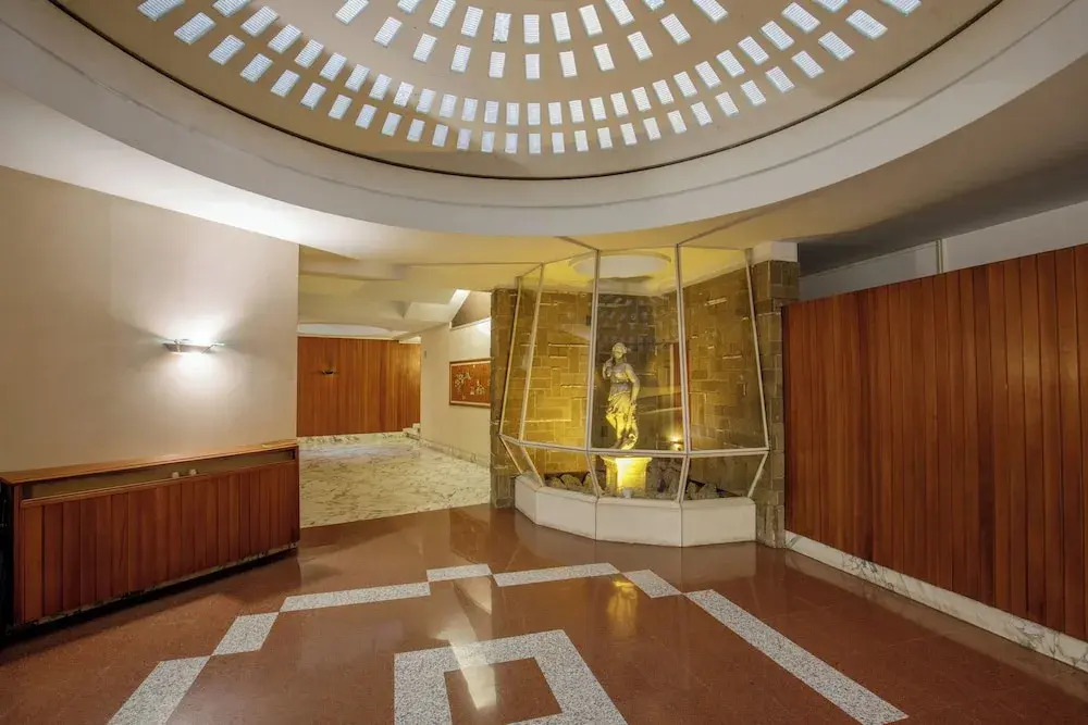 Cosmo Vatican Rooms
