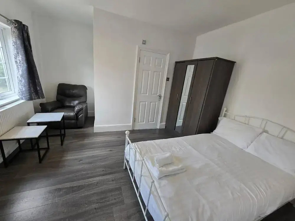 Limehouse Townhomes-4 Bedrooms,3 Bathrooms,garden