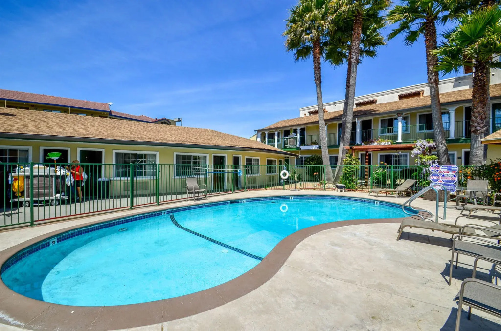 Bay Front Inn
