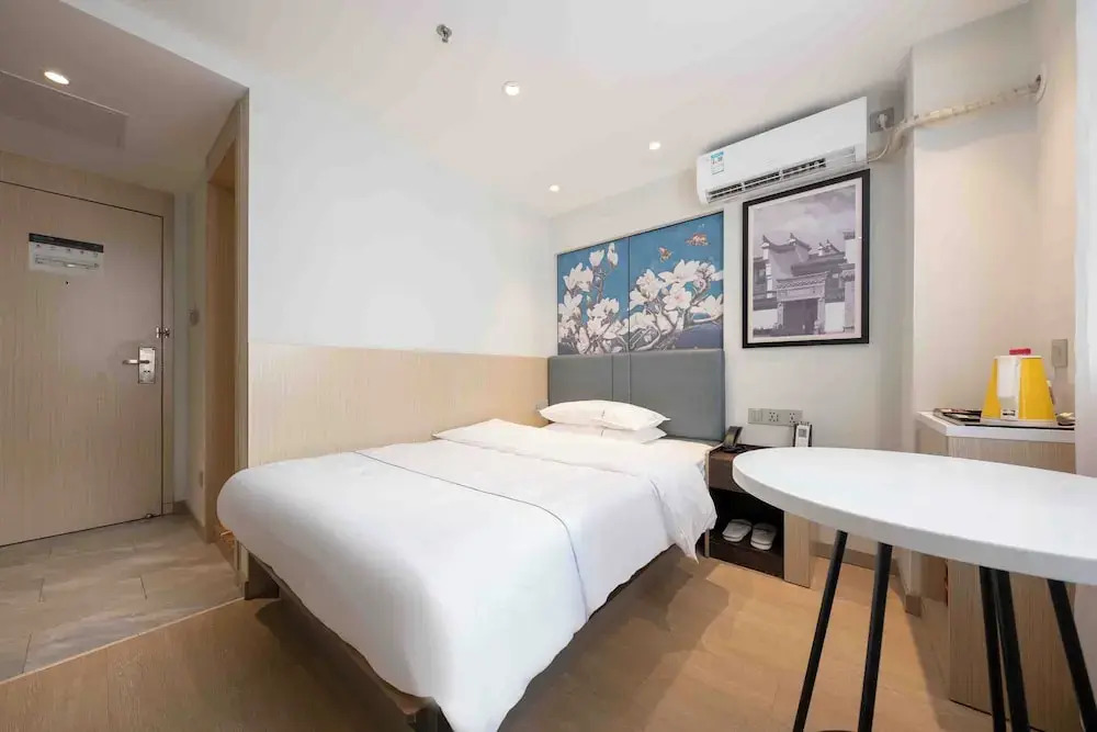 YESTE Hotel (Shenzhen Nanshan Qianhai Daxin subway station)