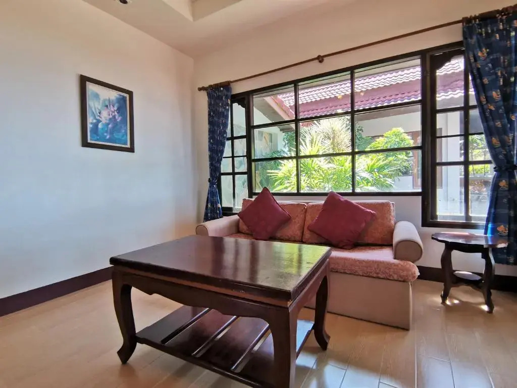 Holiday Villa, Lanta