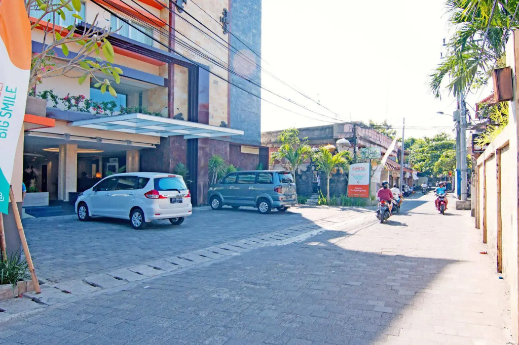 ZEN Rooms Bunut Sari Legian