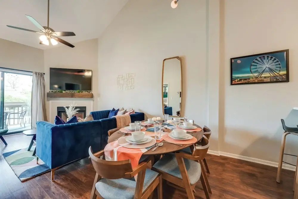 Fireplace, Indoor Pool Access! Family Branson Unit