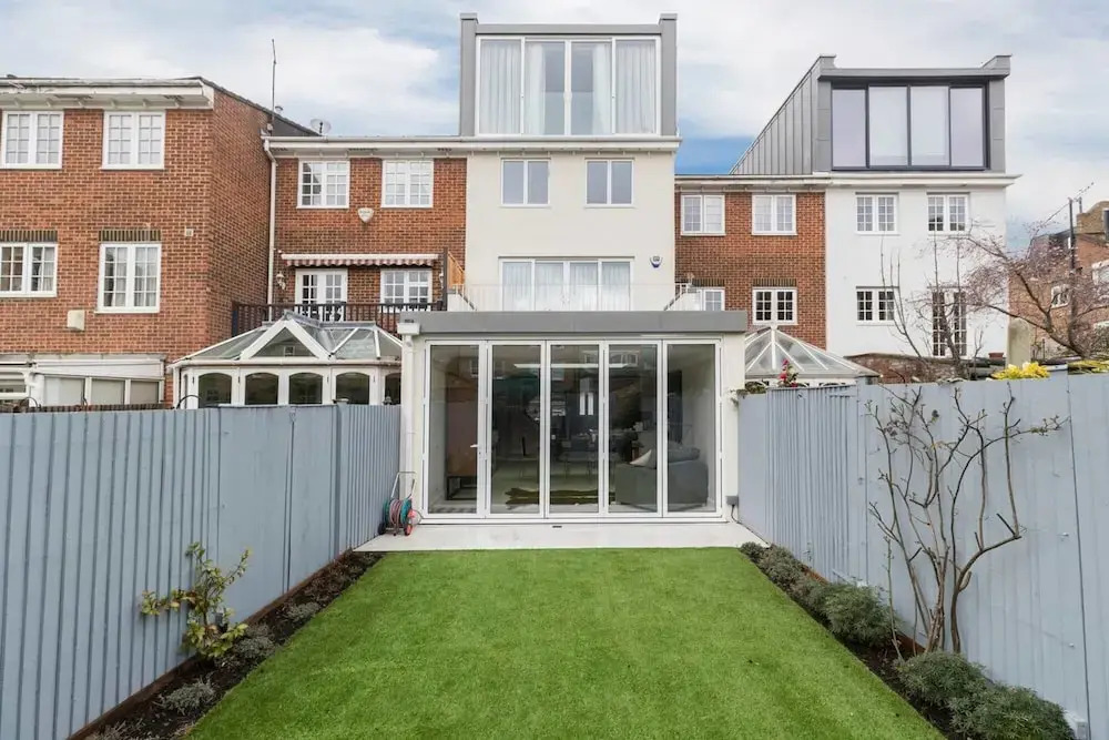 Gorgeous 5 Bed / Sleeps 10 - in Battersea Village