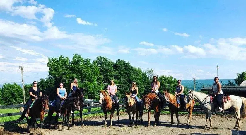 Pinegrove Family Dude Ranch