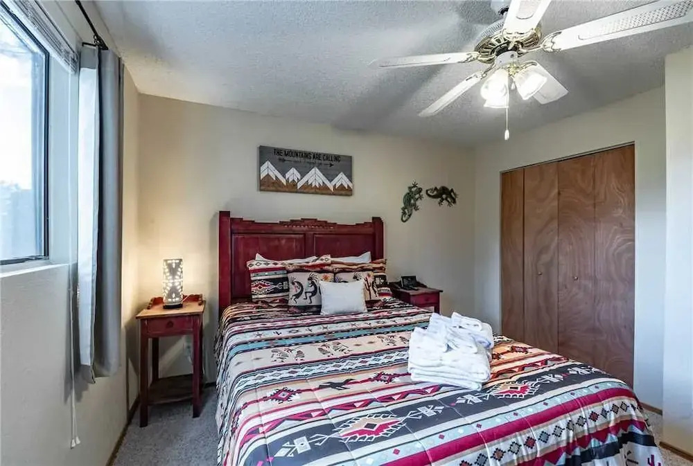 Casa Del Rey - Three Bedroom Cabin with Hot Tub