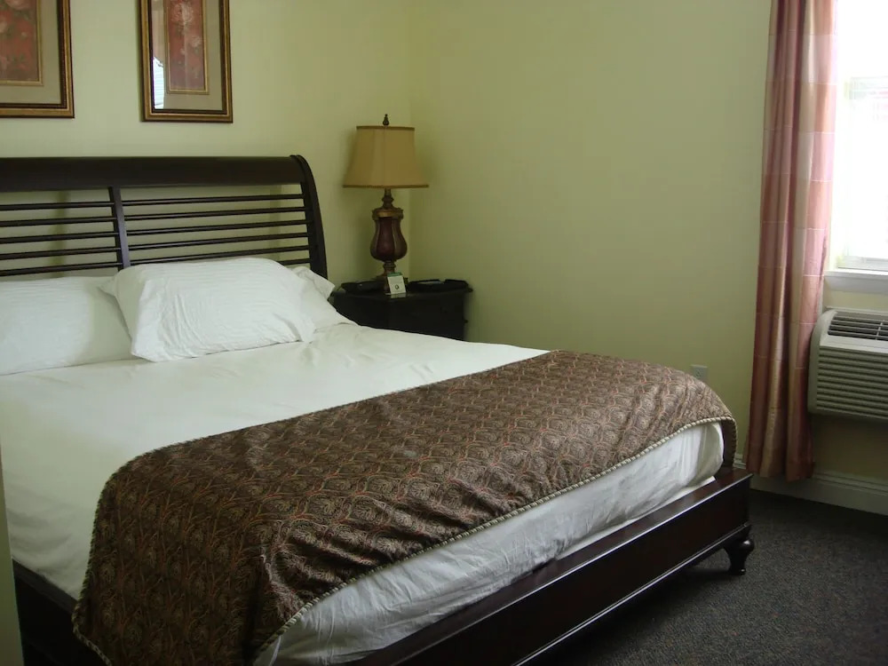 The City Hotel