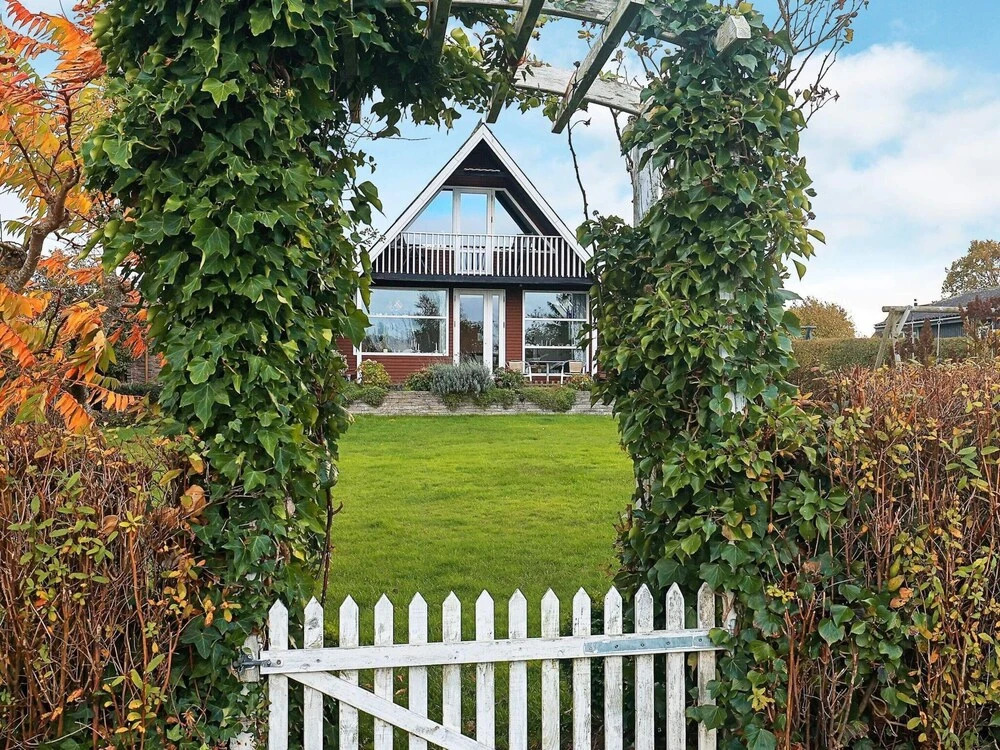6 Person Holiday Home in Bogense