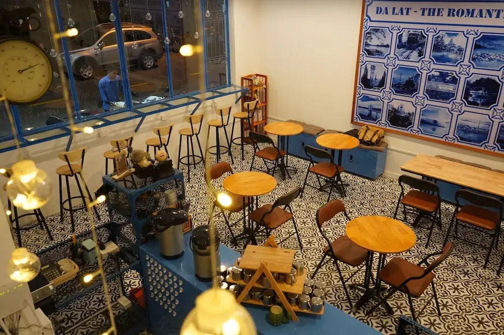 Thong Nho Oi Hostel