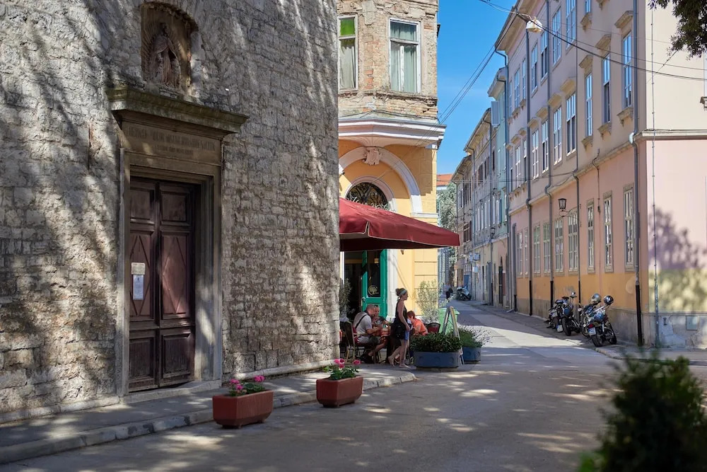 Old City Romantic Studios
