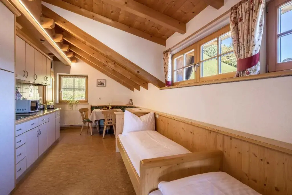 Felderhof Apt 1
