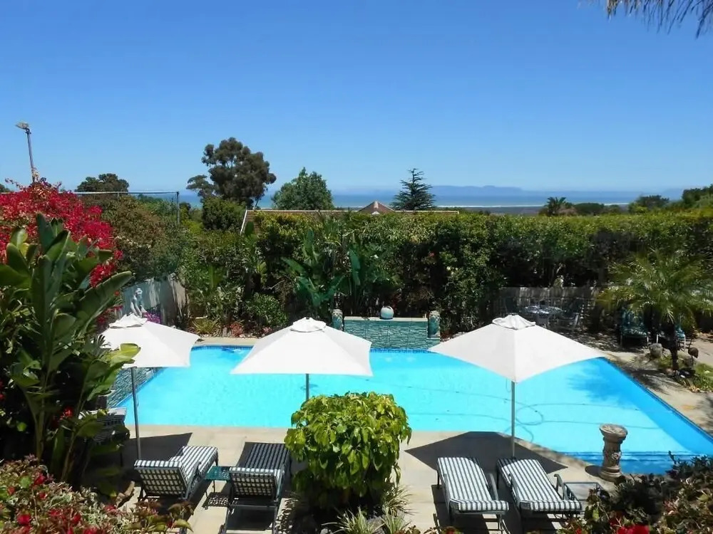 Room in Apartment - The Garden Apartment - Roosboom Luxury Facilities in Somerset West, 2 Guests