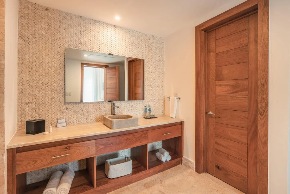 5 Guests 2 BR Jacuzzy Balcony Sublime