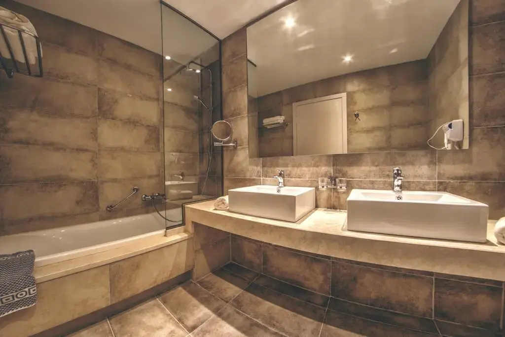 Delfinia Hotel