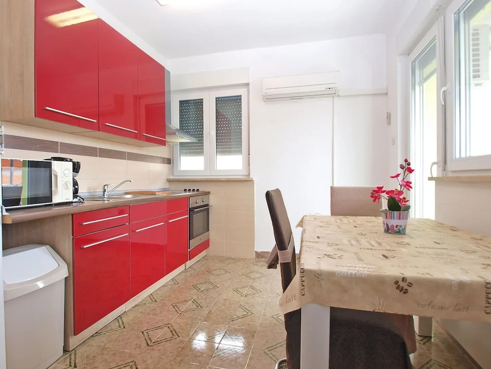 Apartment 1432