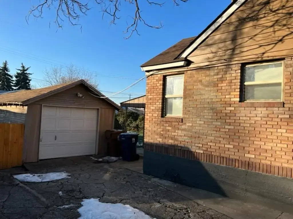 Charming Brick Home with bonus space & foosball