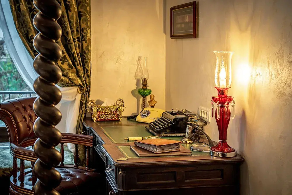 Ussr City Center Luxurious Apartment , Lives the Life of Soviet Generals