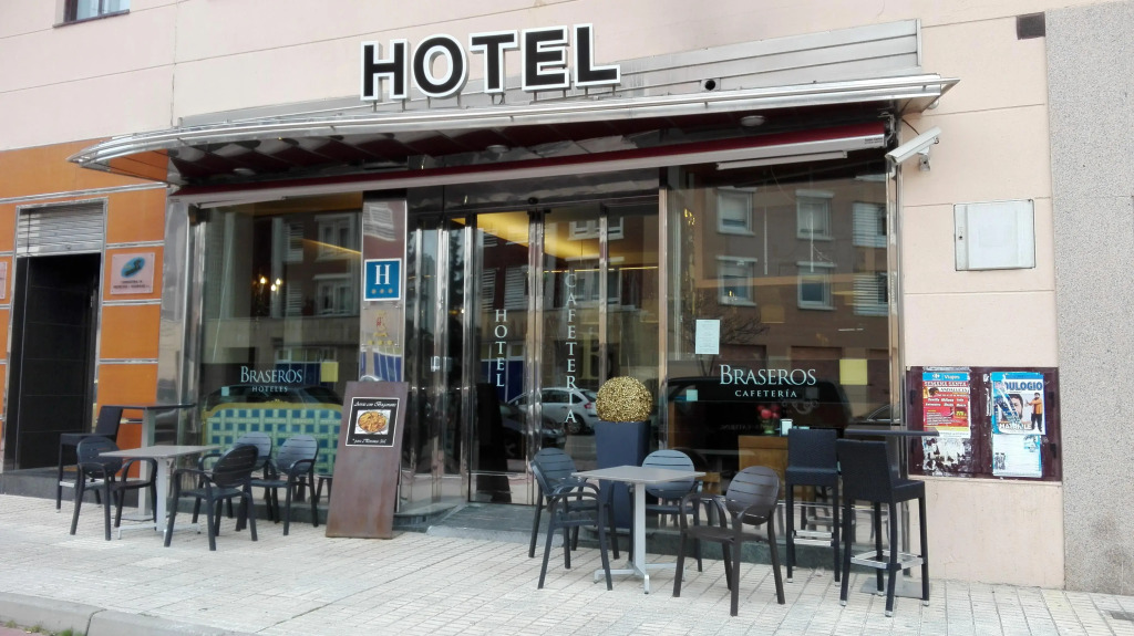 Hotel Confort BRASEROS