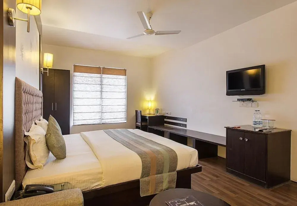 OYO 705 Hotel S-57