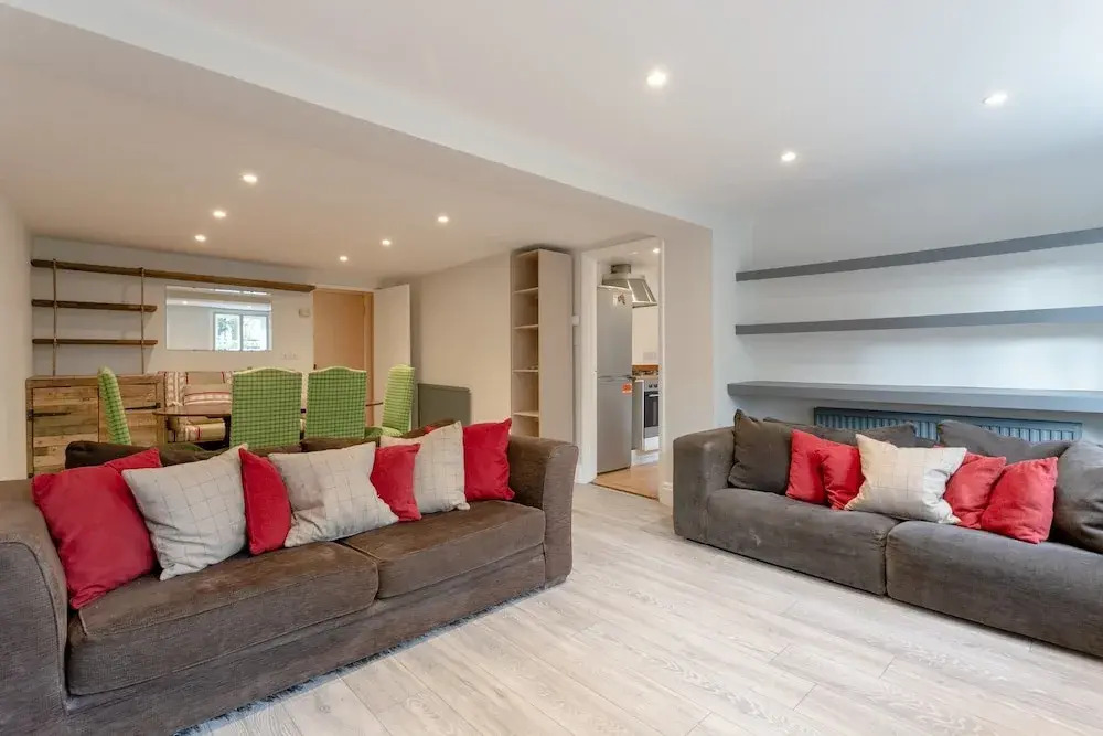 2 Bedroom Brixton Flat
