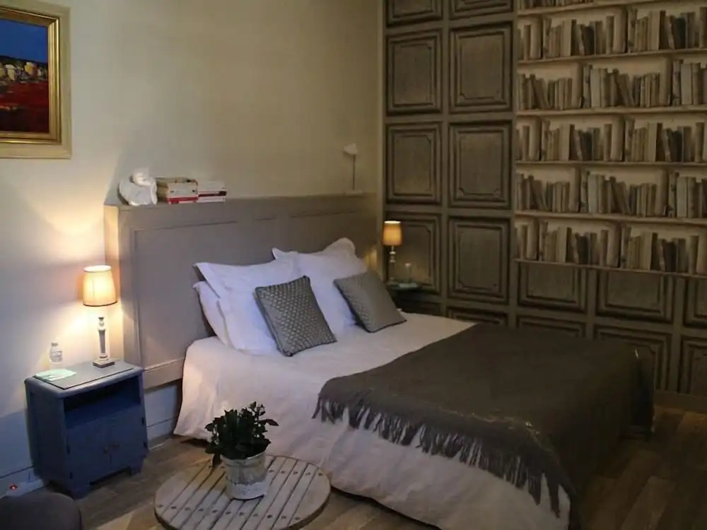 Une Chambre en Ville