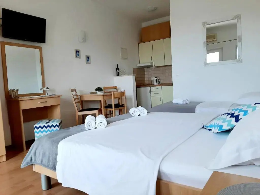 Apartments Akmadzic