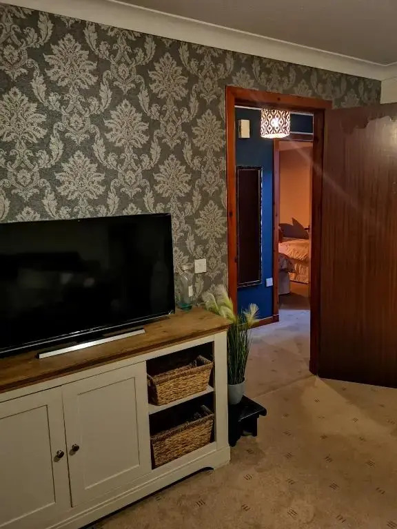 2 Raasay Court