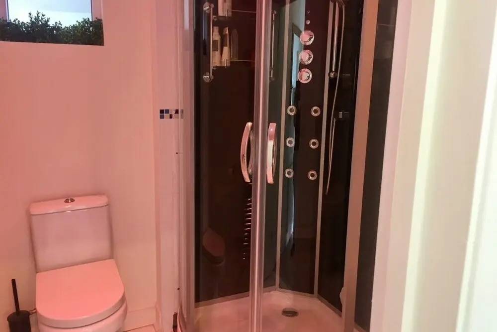 Bright 1 Bedroom Flat in West Hampstead With Balcony