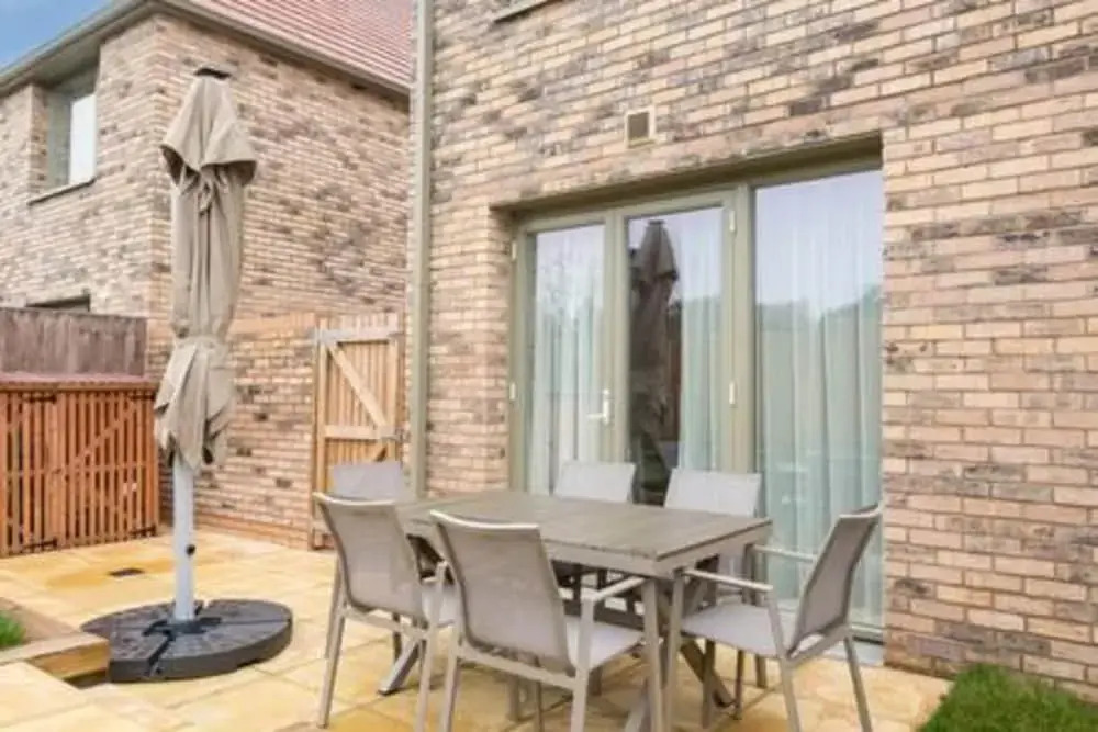 Tranquil 4-bed Oasis Modern Chic