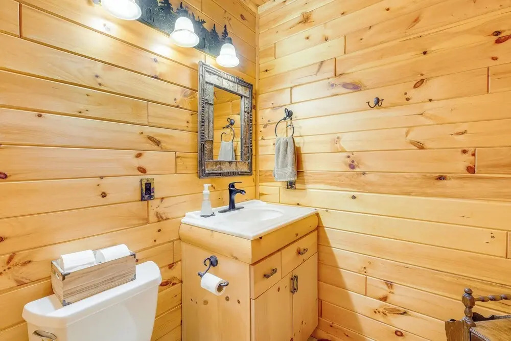 Rapid City Cottage w/ Patio Near Beach Access!