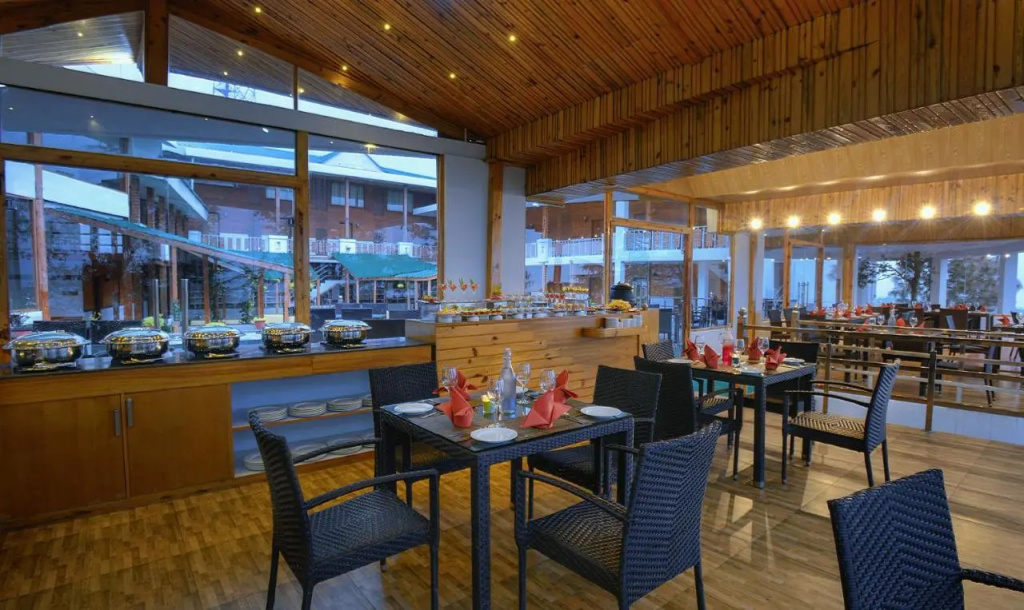 TreeHouse Chail Villas