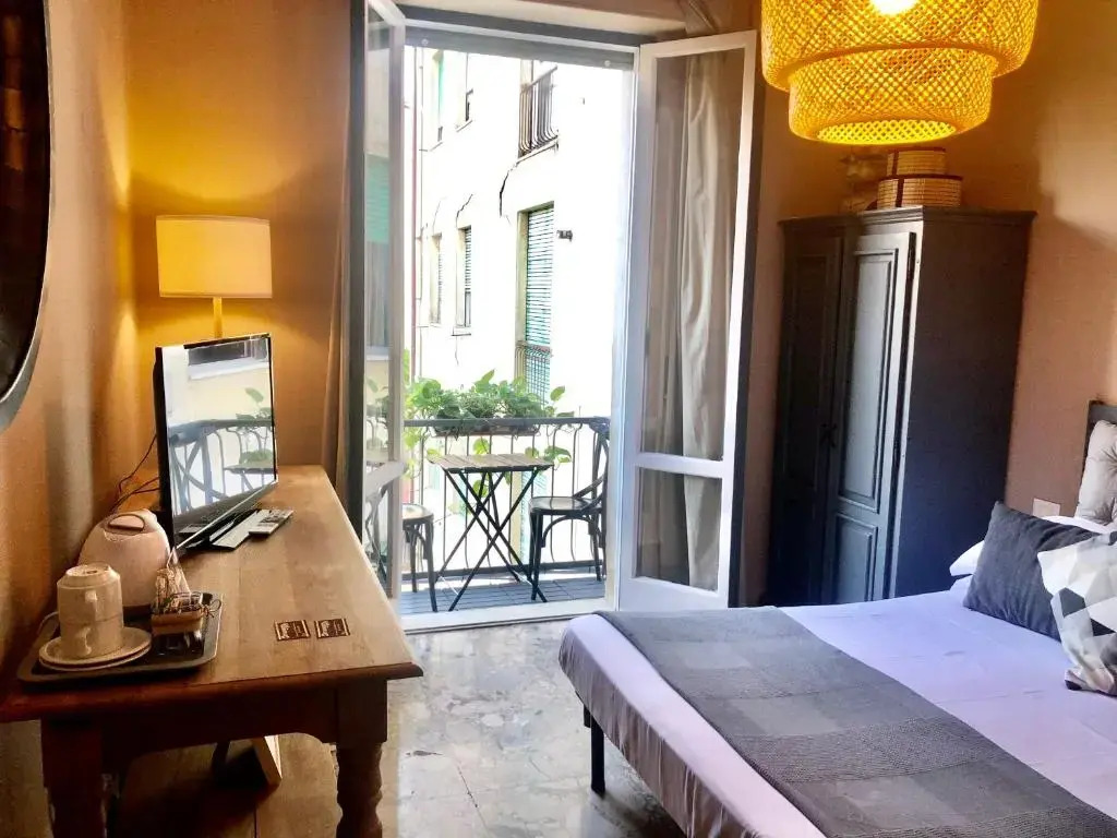 BOBOTEL URBAN Guesthouse