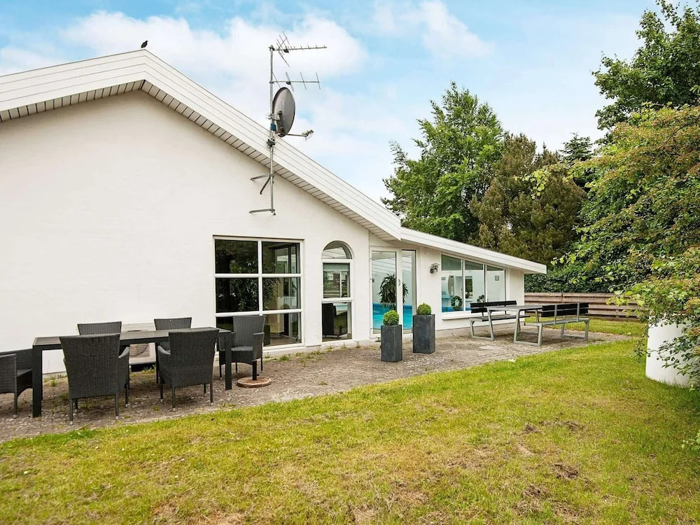 8 person holiday home in Ebeltoft-By Traum