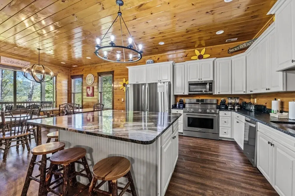 The Mighty Crabapple Manor 8 Bedroom Home by Redawning