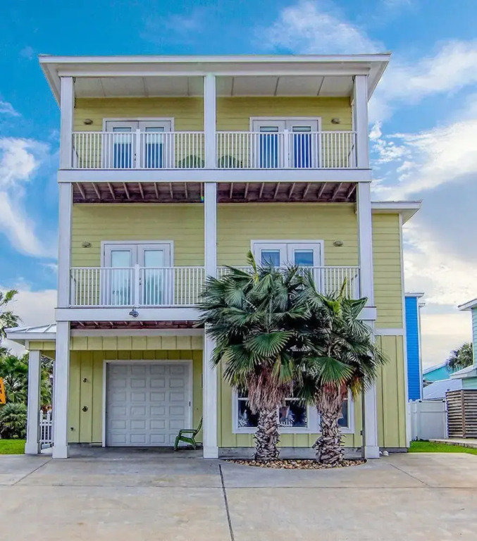 Salt and Lime 6 Bedrooms 5 Bathrooms Home