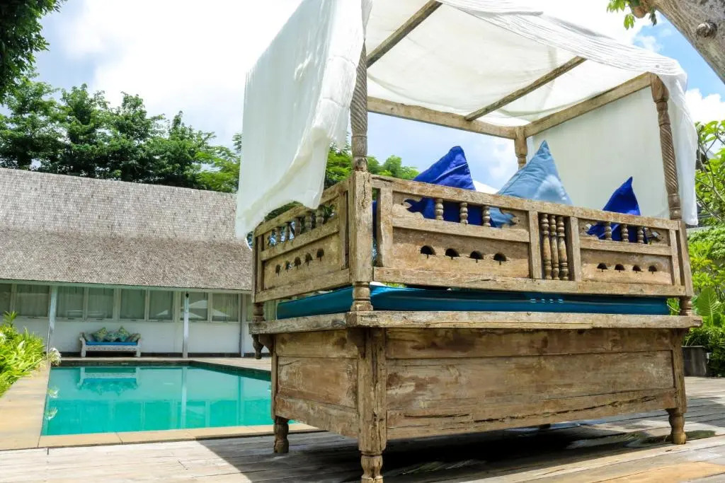 Chanteak Bali - White House 1