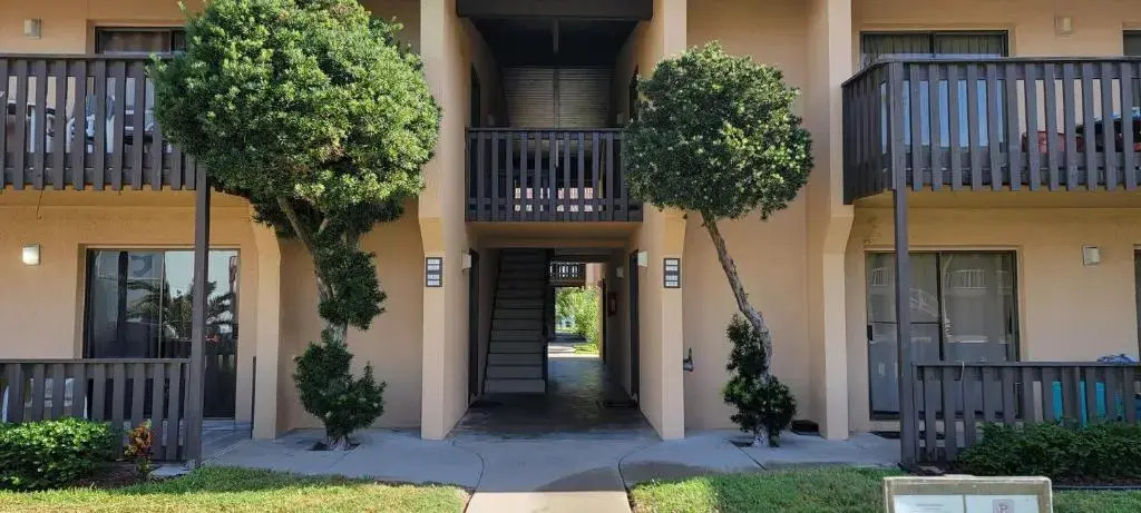 Tiki Condo 261