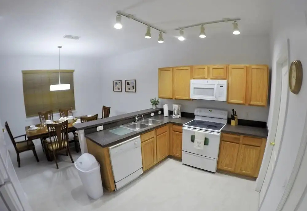 Four Bedroom Pool Home - 1008 RR - Vusa