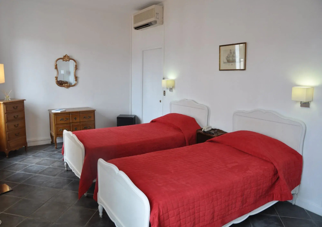 Grand Hotel