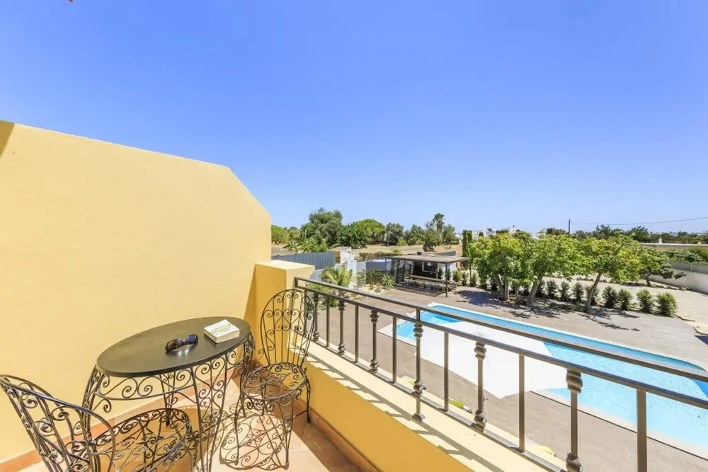 Apartment With one Bedroom in Quelfes, With Wonderful sea View, Pool A