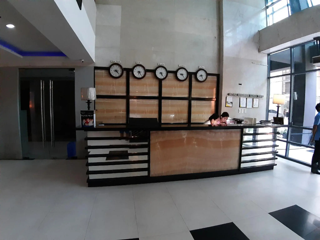 Residences in Ramos Tower by P&J