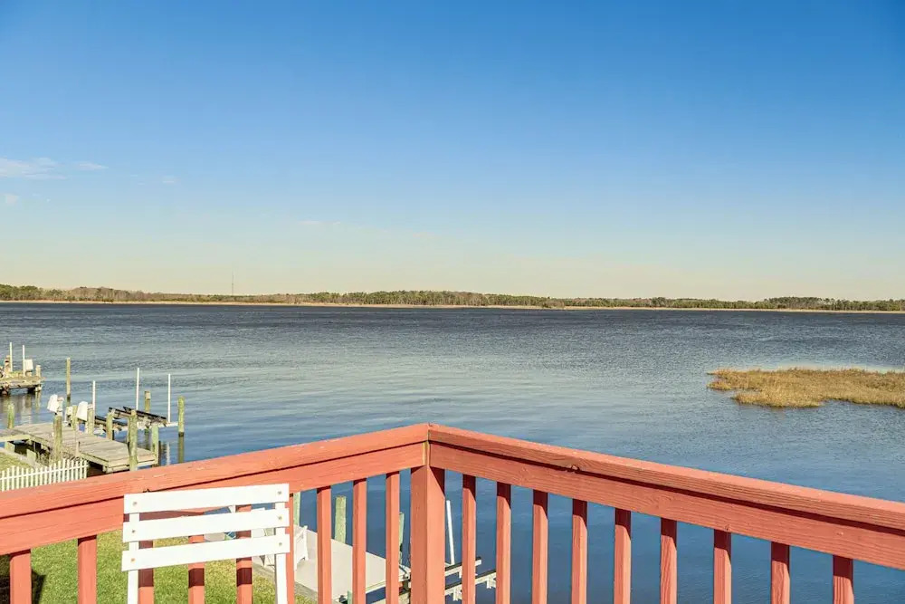 Boat Dock! Waterfront Group Getaway in Ocean Pines