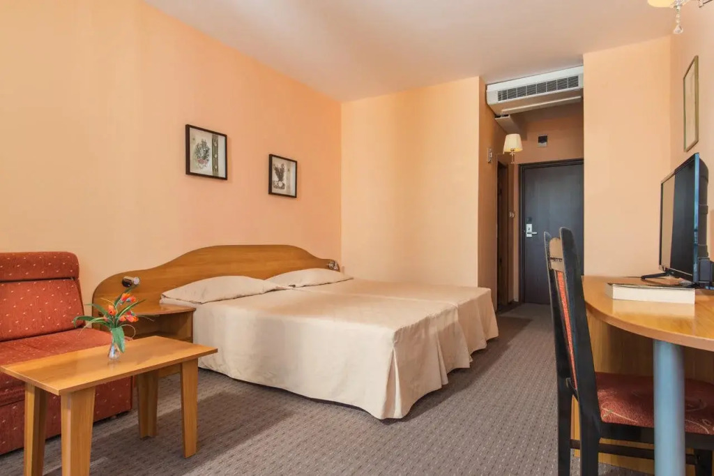 Flamingo Beach Hotel