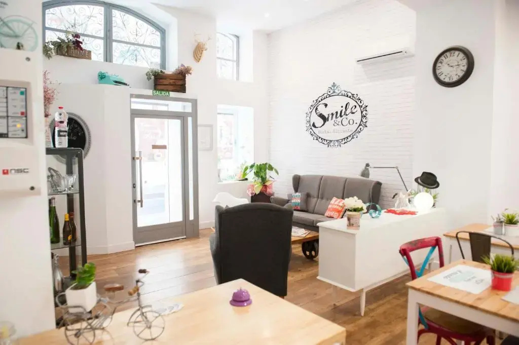 Hotel Smile & Co Hostal Boutique