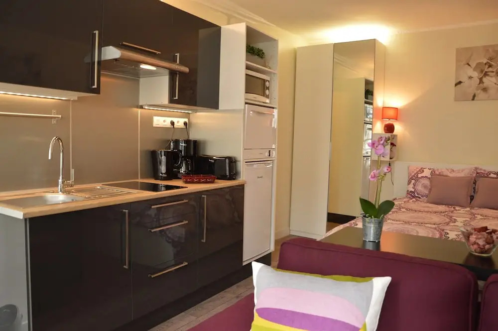 Modern Bayeux Hideaway