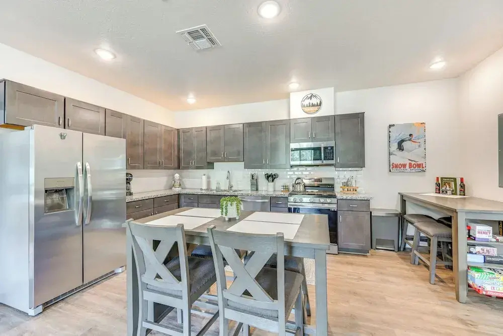 2 Mi to Dtwn & Nau: Flagstaff Condo w/ Patio!