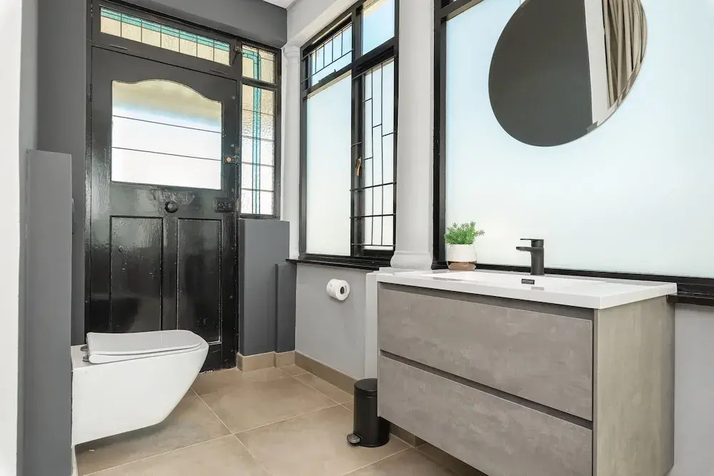 One Calais Luxury Apartments