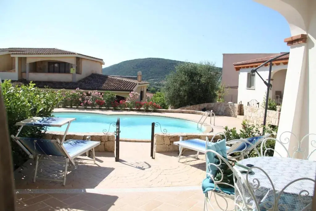 Mediterranean Sea Shell Pool House