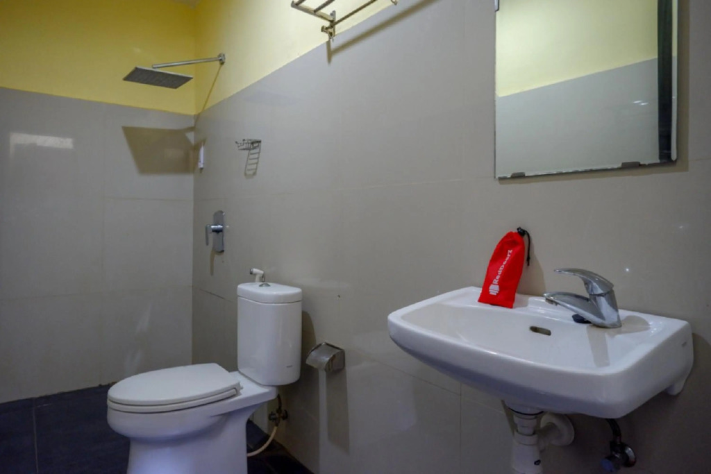 RedDoorz near Citraland Waterpark Kendari